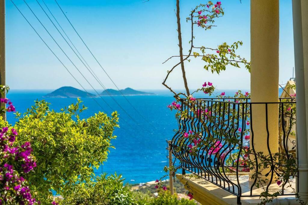 Azure Apartment With Sea View In Kalkan Eksteriør billede