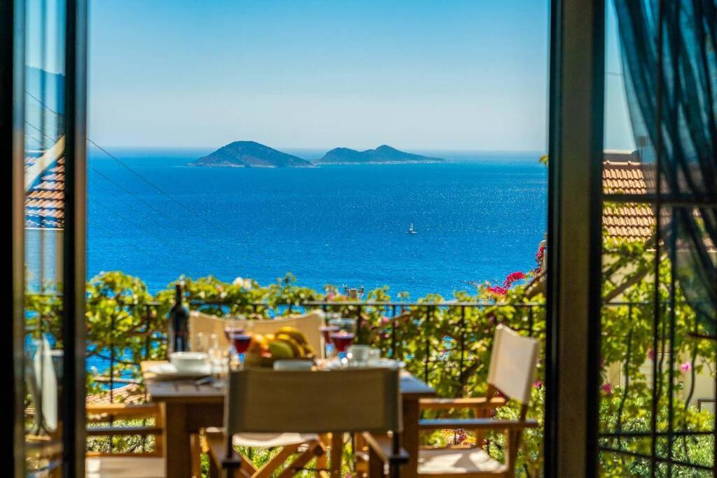 Azure Apartment With Sea View In Kalkan Eksteriør billede
