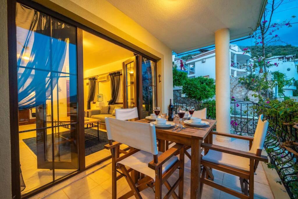 Azure Apartment With Sea View In Kalkan Eksteriør billede