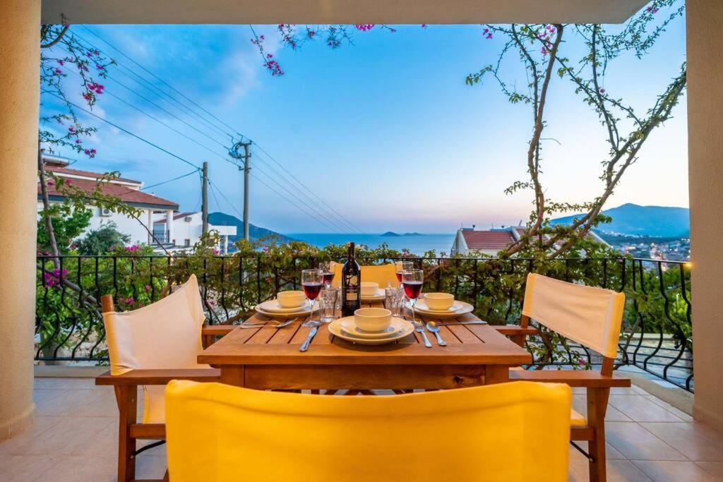 Azure Apartment With Sea View In Kalkan Eksteriør billede